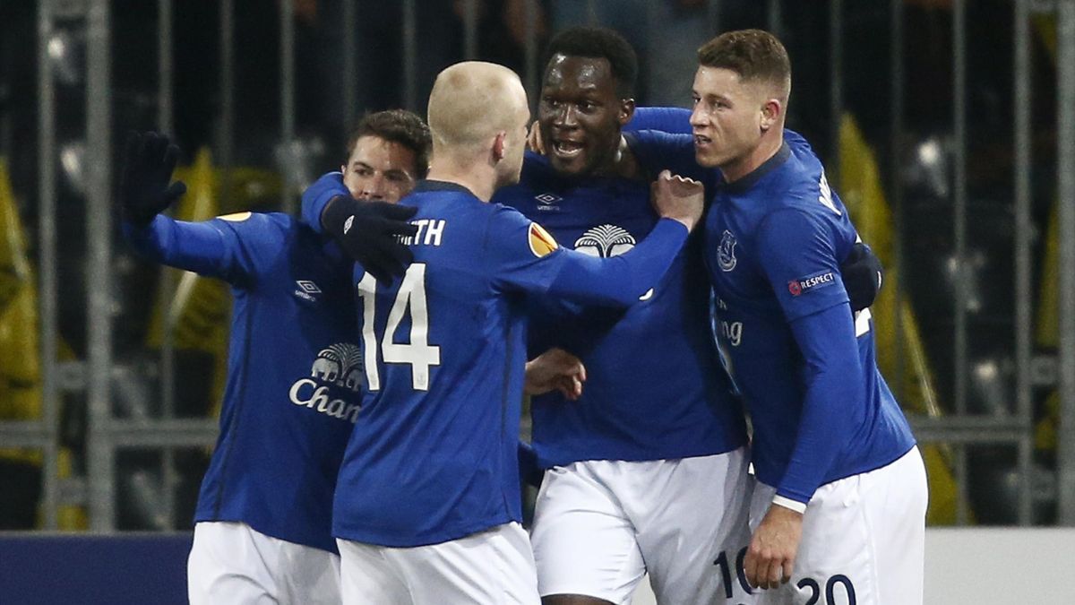 Romelu Lukaku nets treble as Everton crush Young Boys - Eurosport