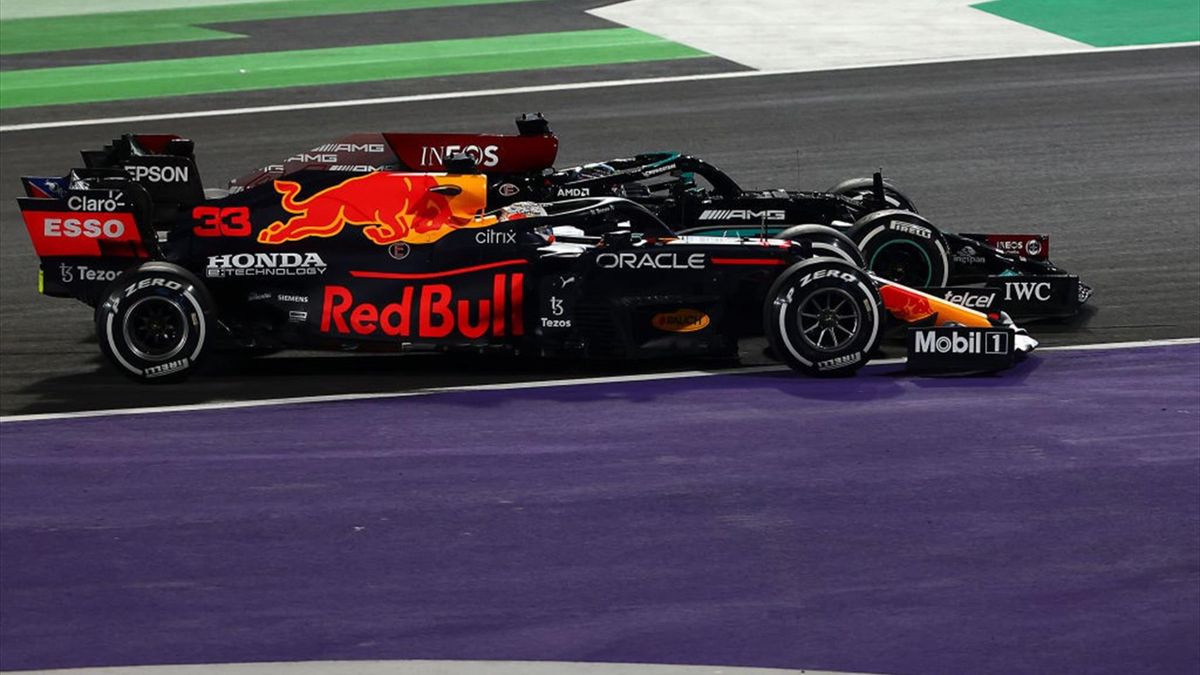 Max Verstappen (Red Bull) et Lewis Hamilton (Mercedes) au Grand Prix d'Arabie saoudite 2021