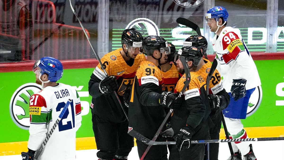 Die deutsche Eishockey-Nationalmannschaft hat bei der WM 2022 gegen Italien ihren vierten Sieg gefeiert