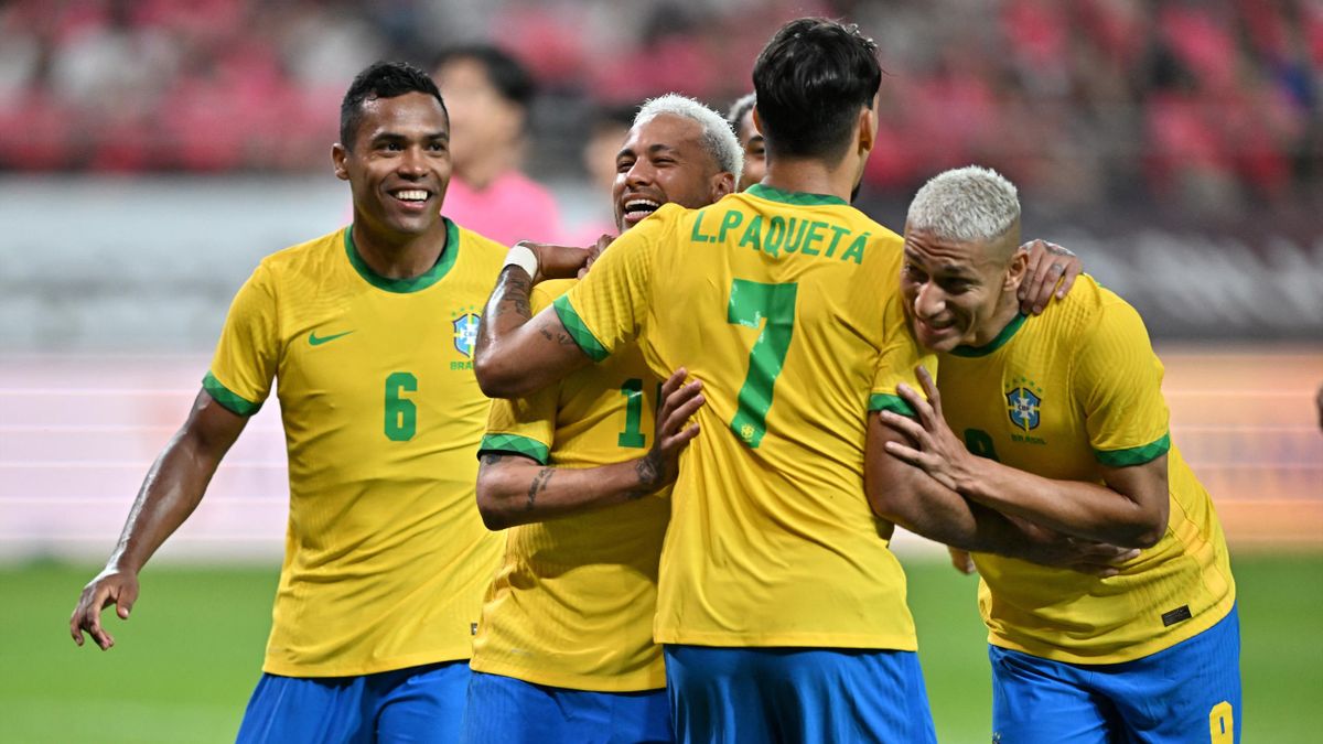 Les Brésiliens autour de Neymar lors d'un match amical entre la Seleçao et la Corée du Sud, le 2 juin 2022