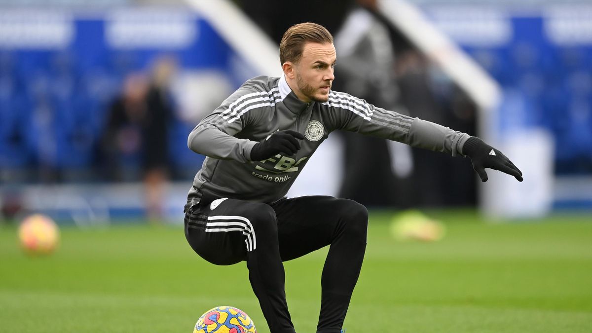 LEICESTER, ENGLAND - NOVEMBER 20: James Maddison of Leicester City warms up prior to the Premier League match between Leicester City and Chelsea at The King Power Stadium on November 20, 2021 in Leicester, England. (Photo by Michael Regan/Getty Images)