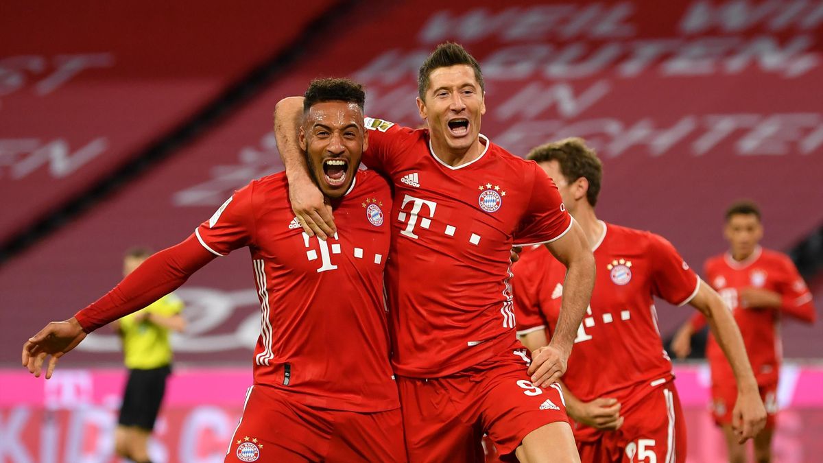 Der FC Bayern München feierte dank Robert Lewandowski (2.v.l.) einen Last-Minute-Sieg gegen Hertha BSC