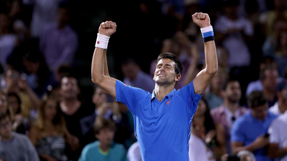 Novak Djokovic celebrates his win over John Isner in Masters 1000 Miami on April 3, 2015 in Key Biscayne