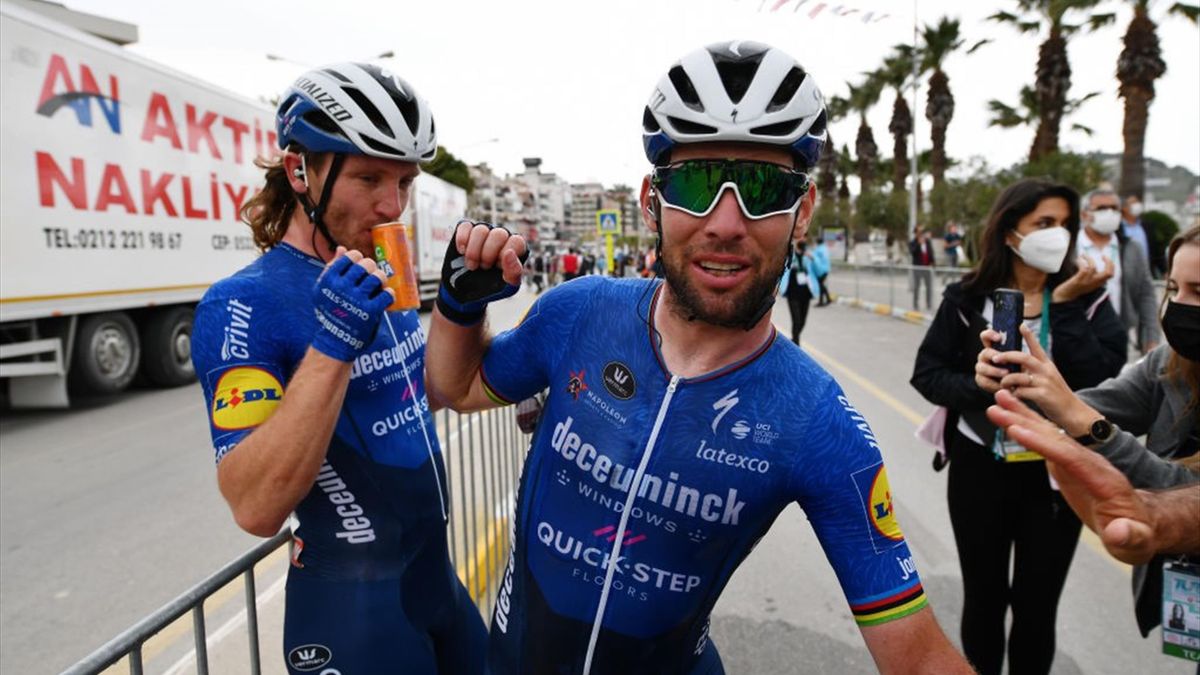 Mark Cavendish esulta per la sua 4a vittoria al Giro di Turchia 2021 - Getty Images