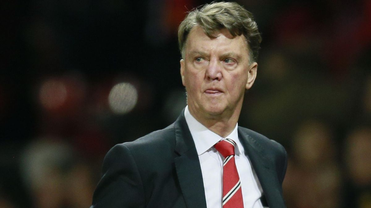 Manchester United's manager Louis van Gaal looks dejected