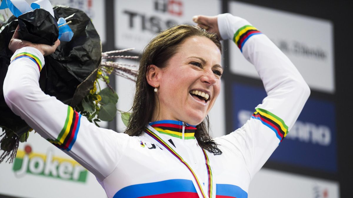 2017 World Championships: Annemiek van Vleuten storms to ...