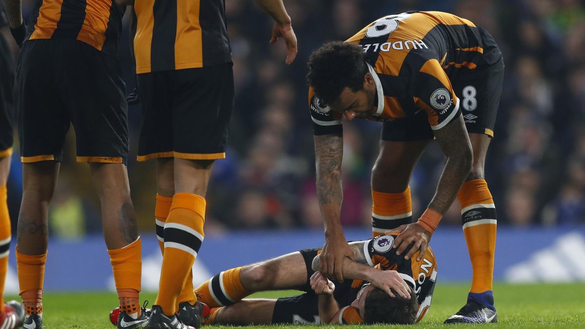 Players Too Brave Over Head Injuries Says Ryan Mason Eurosport