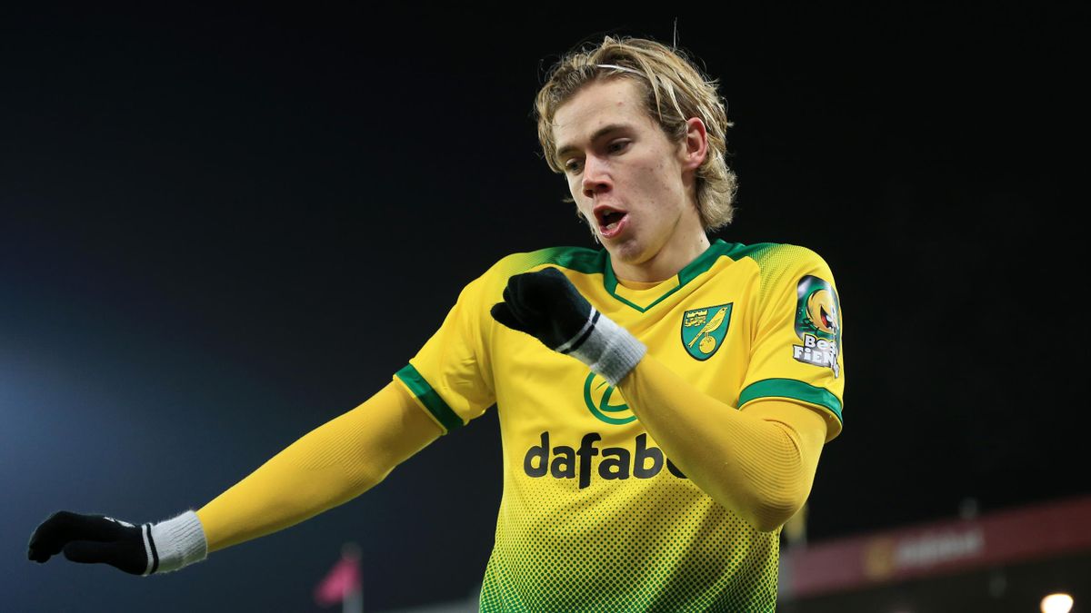 Todd Cantwell of Norwich City celebrates after scoring his team's first goal during the Premier League match between Norwich City and Crystal Palace