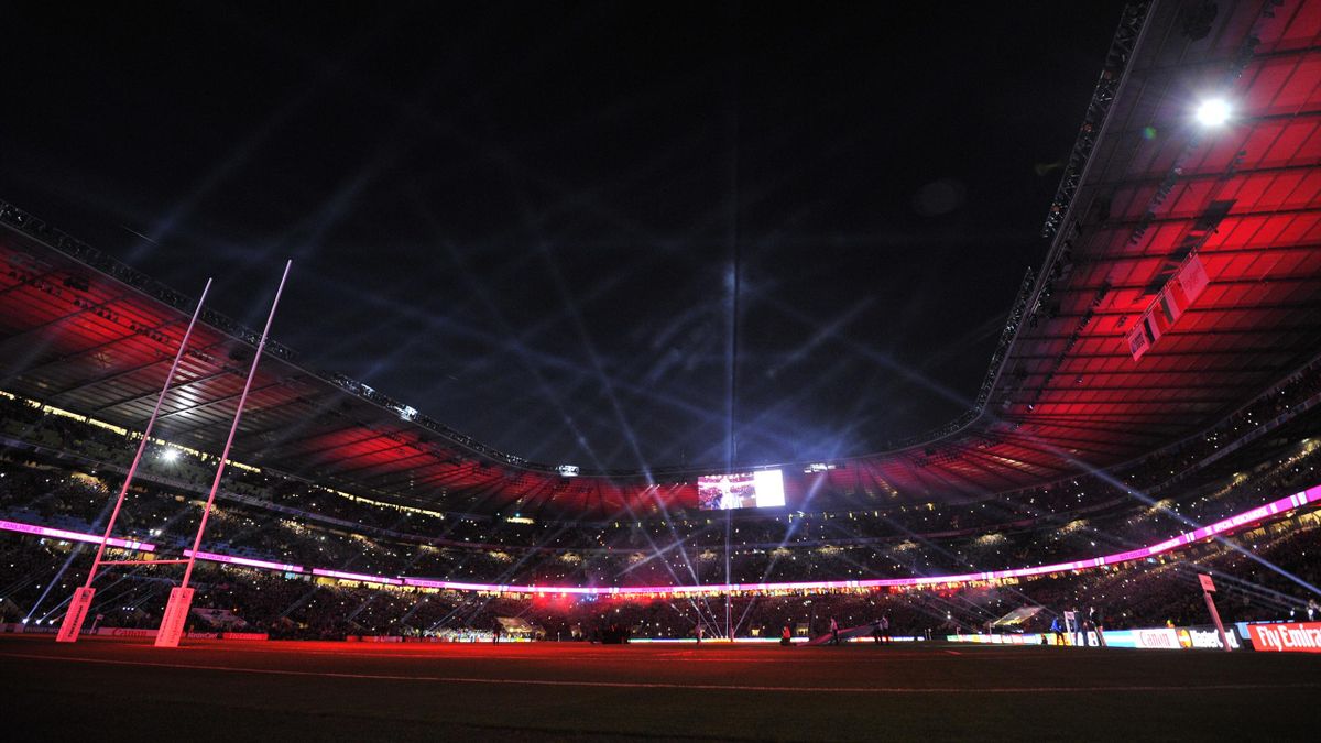 Le stade de Twickenham illuminé durant la mise en scène d'avant-match entre la France et l'Italie - 19 septembre 2015