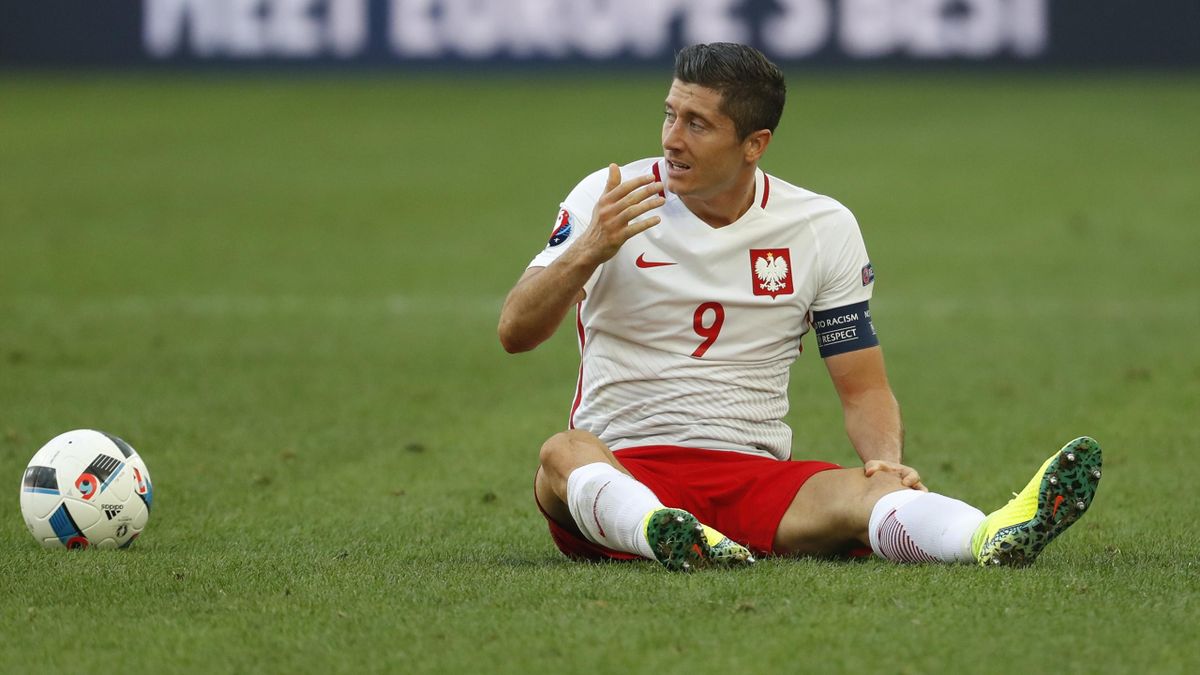Euro 16 Goal Shy Robert Lewandowski Not Yet A Problem Poland Could Go Far Eurosport