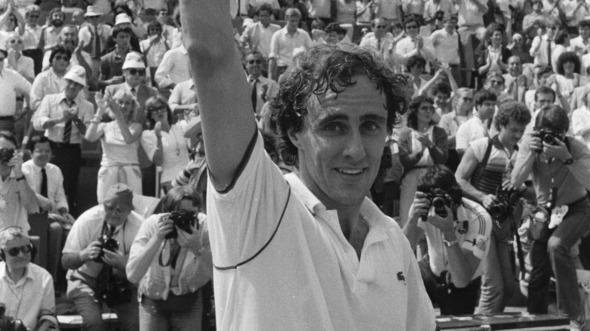 Christophe Roger-Vasselin après sa victoire sur Connors en 1983
