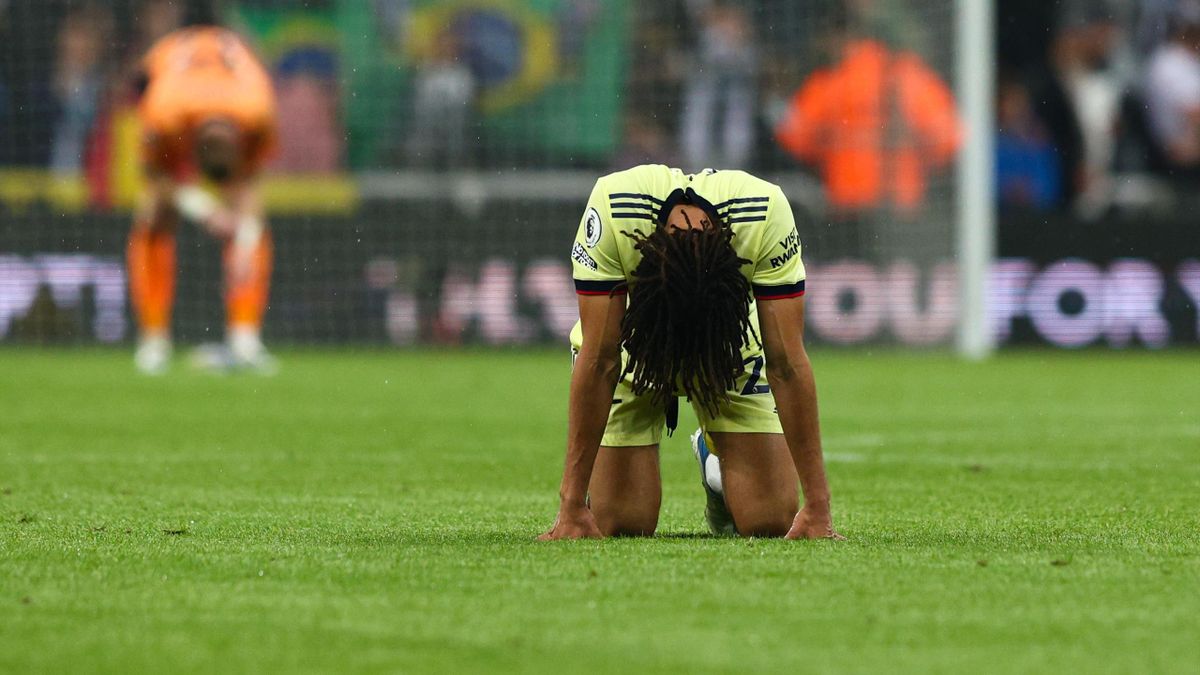 Arsenal's Mohamed Elneny reacts on the final whistle during the Premier League match between Newcastle United and Arsenal at St. James Park on May 15, 2022