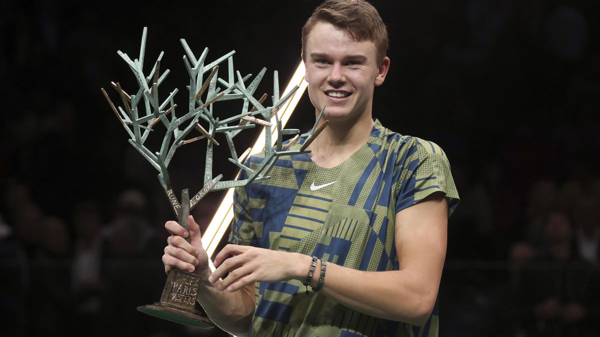 Holger Rune aims for the no. 1 spot.