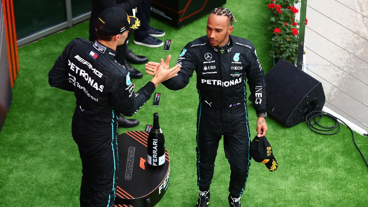 Il cinque sul podio fra Lewis Hamilton e George Russell, GP Ungheria, Getty Images