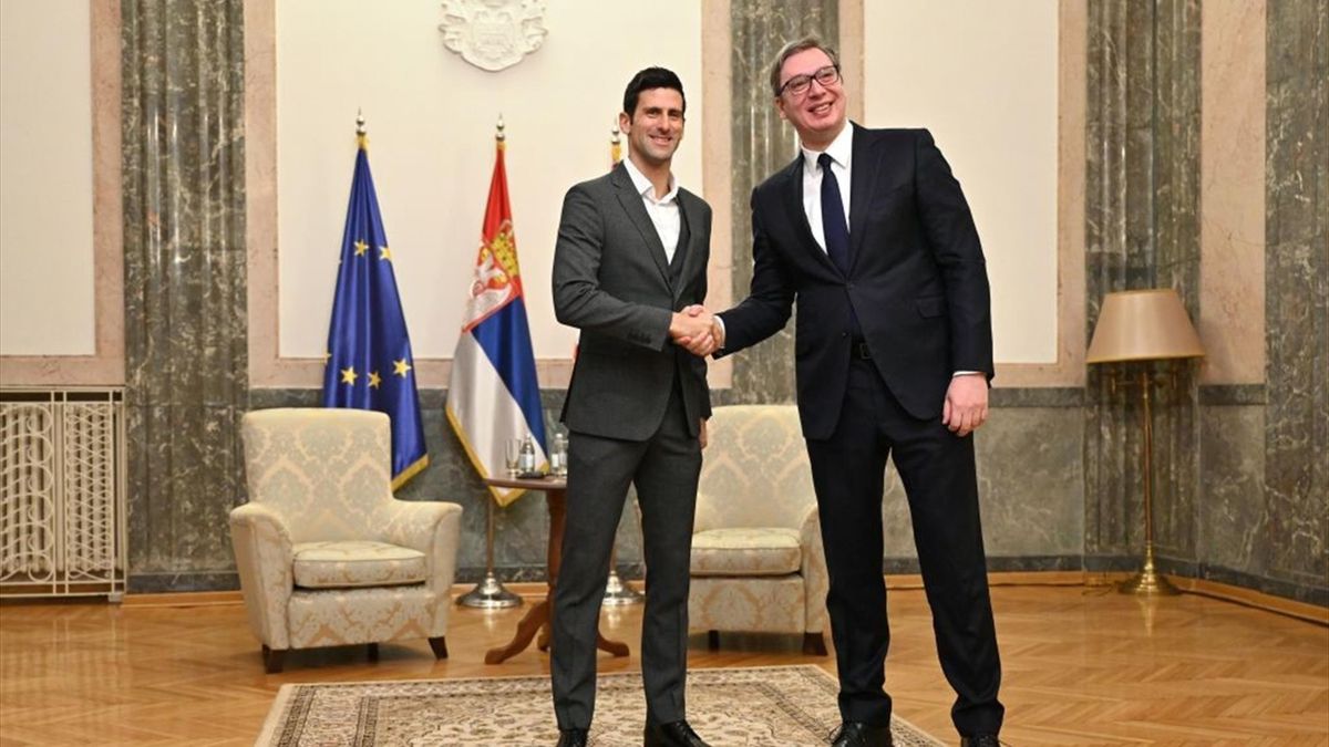 Novak Djokovic junto al presidente de serbi Aleksandar Vucic