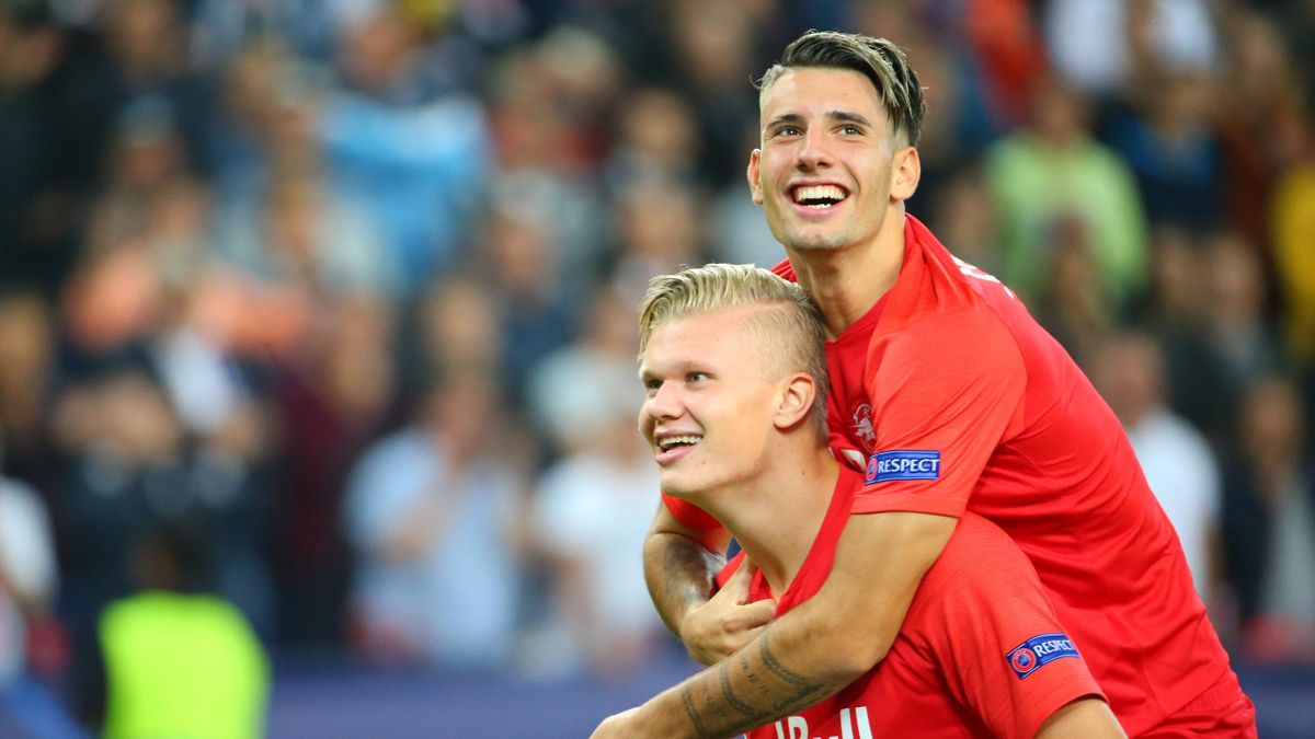 Erling Haaland of Salzburg and Dominik Szoboszlai of Salzburg celebrates their victory after the UEFA Champions League match between RB Salzburg and KRC Genk at Red Bull Arena on September 17, 2019 in Salzburg, Austria