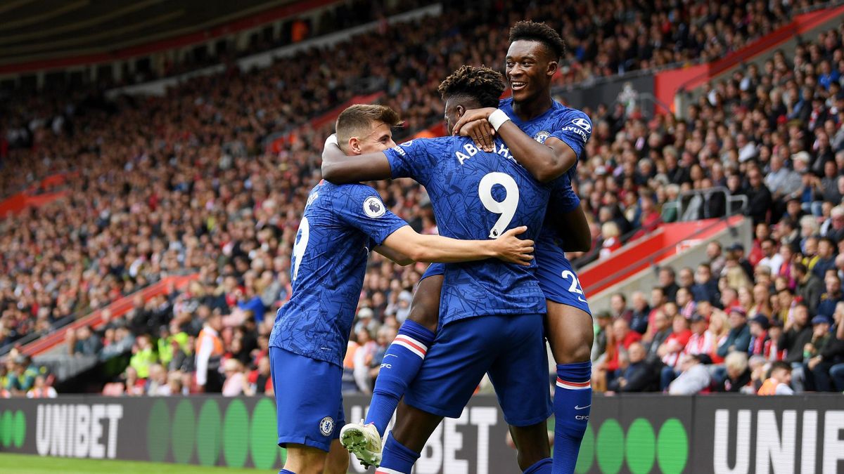 Tammy Abraham of Chelsea celebrates scoring his teams first goal with teammates during the Premier League match between Southampton FC and Chelsea FC at St Mary's Stadium on October 06, 2019 in Southampton, United Kingdom