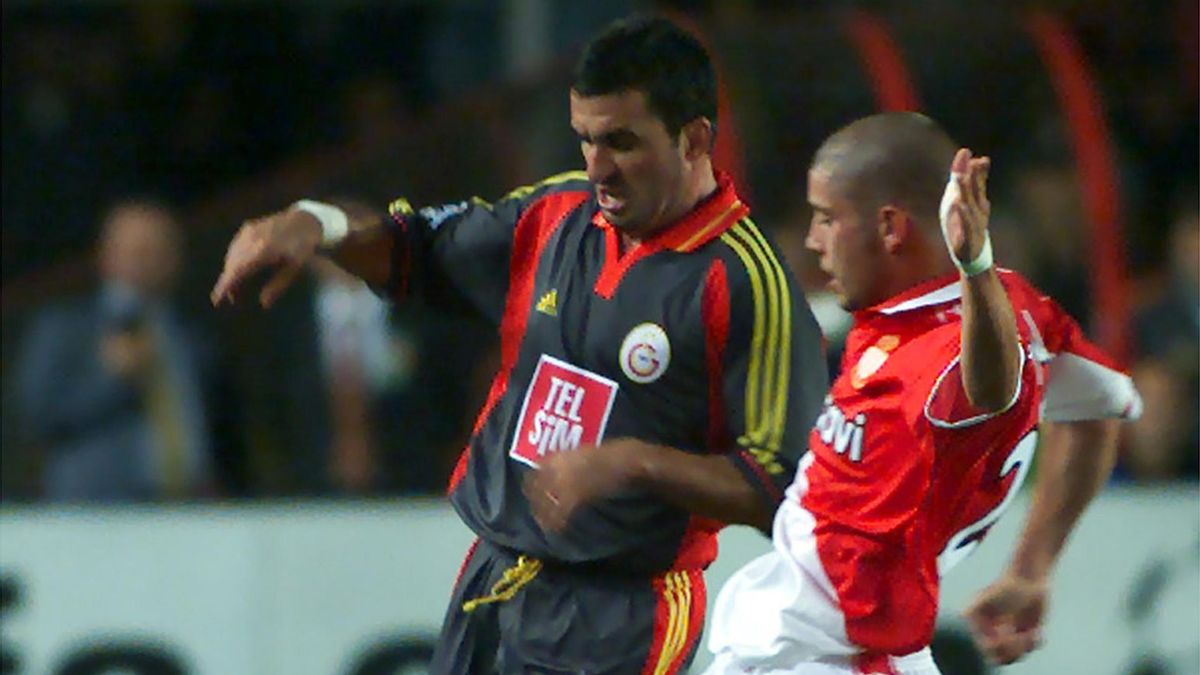 Uefa Son 60 Yilin En Iyi 60 Golunu Oyluyor Eurosport