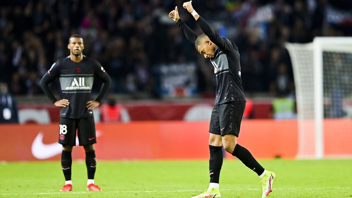 Kylian Mbappé (PSG), acclamé par le Parc après sa sortie face à Angers