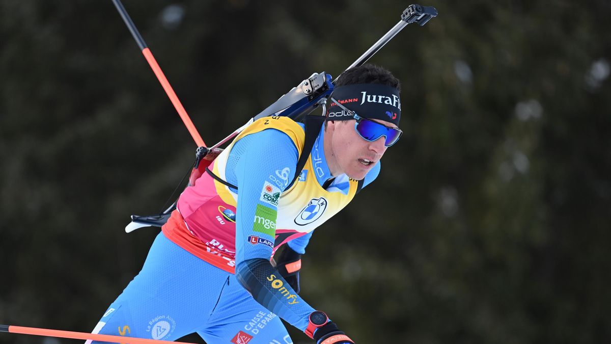 Quentin Fillon Maillet of France competes during the Men's 12.5 km Pursuit Competition at the IBU World Cup Biathlon Ruhpolding at Chiemgau Arena on January 16, 2022 in Ruhpolding, Germany.