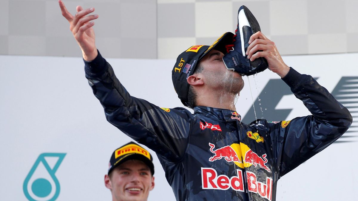 Daniel Ricciardo to bring back the ‘shoey’ after fan backlash - Eurosport