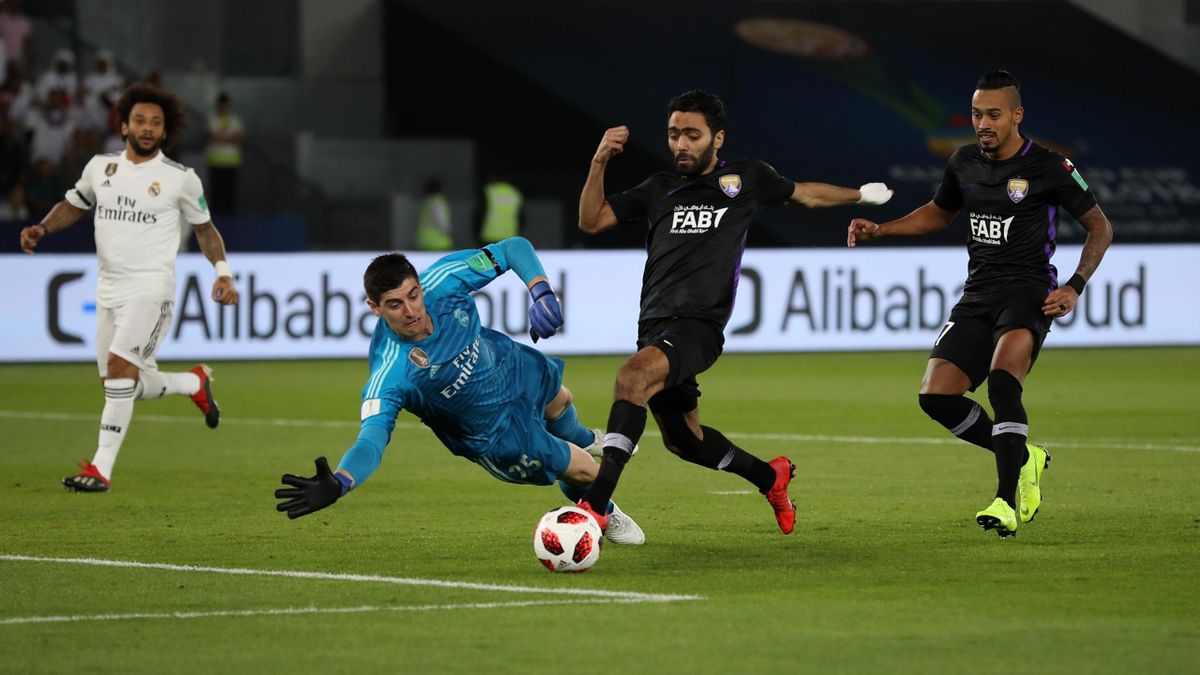 Courtois casi hace penalti en los primeros minutos del Real Madrid-Al-Ain