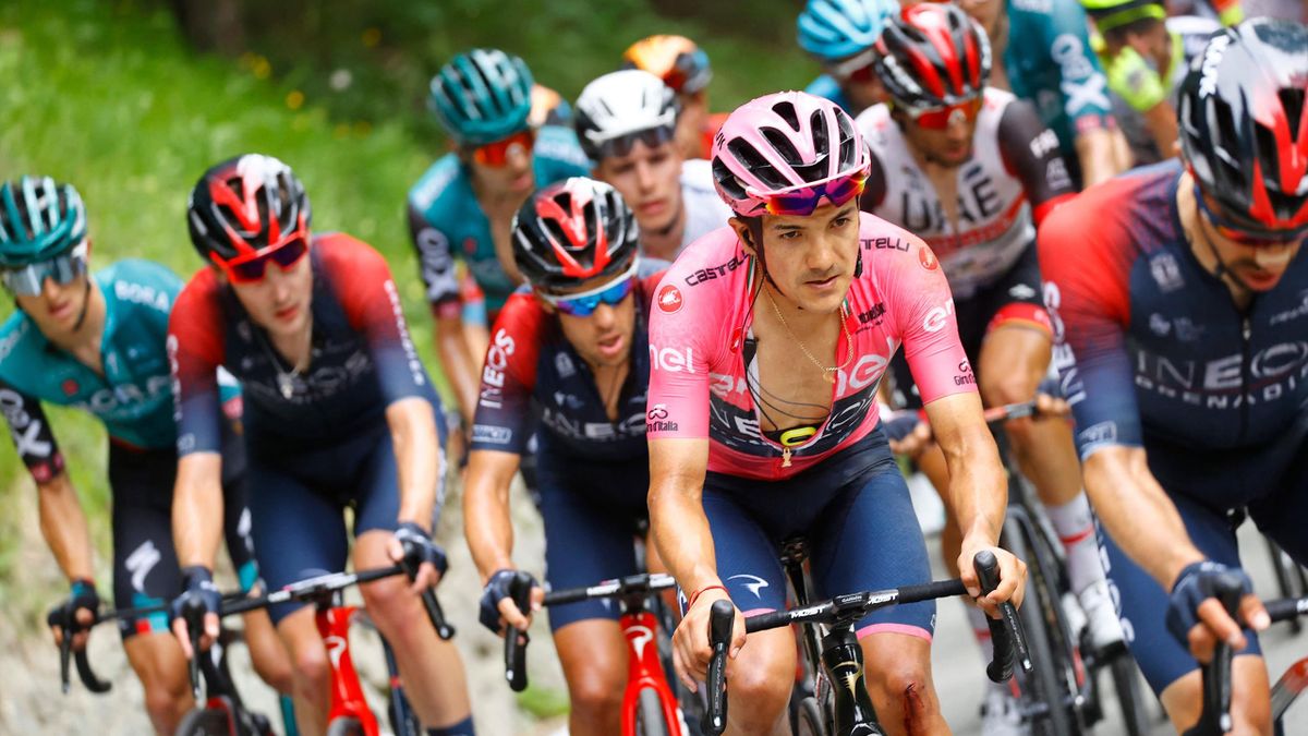 Richard Carapaz im Rosa Trikot beim Giro d'Italia 2022