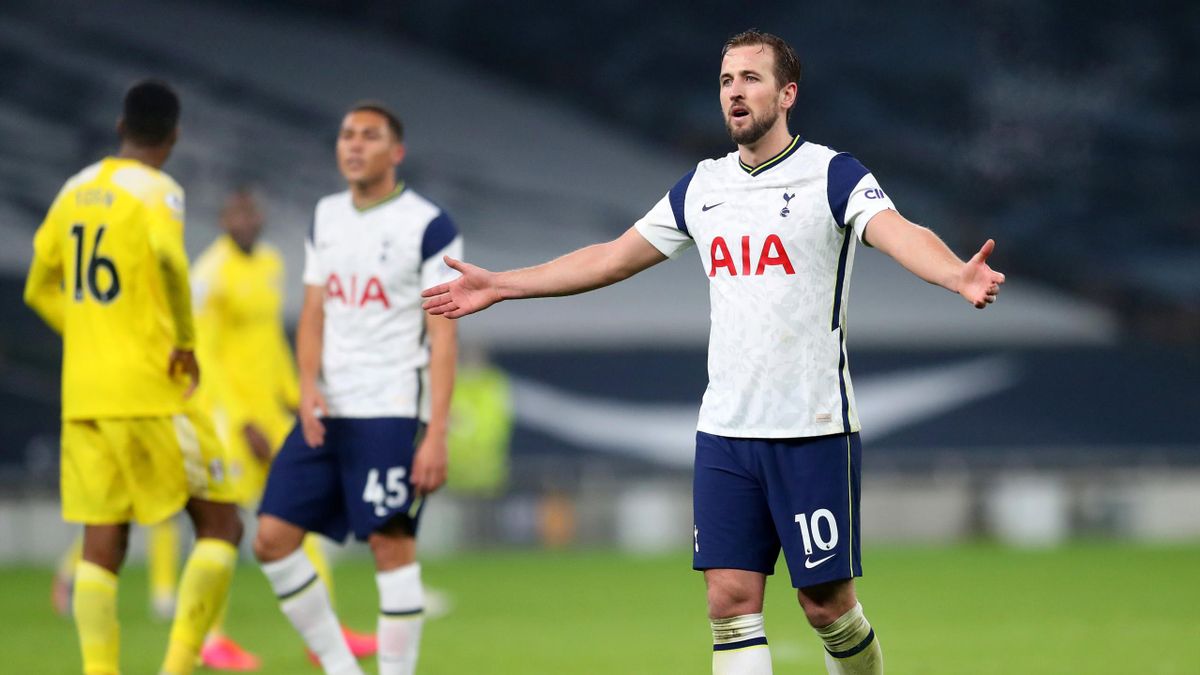 Harry Kane of Tottenham Hotspur reacts during the Premier League match between Tottenham Hotspur and Fulham at Tottenham Hotspur Stadium