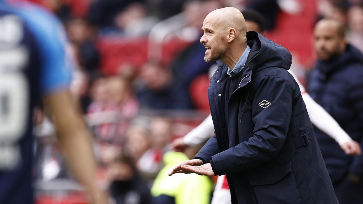 Football news - Erik ten Hag extends Ajax contract to end Tottenham