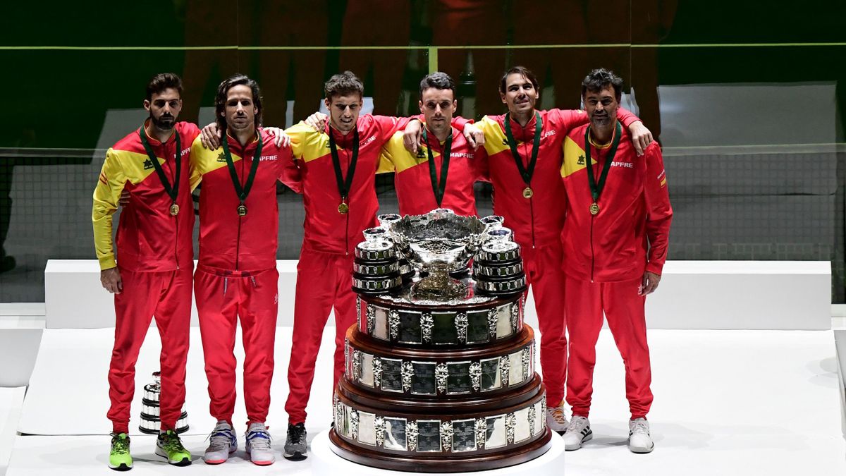 Marcel Granollers, Feliciano López, Pablo Carreño, Roberto Bautista, Rafael Nadal y Sergi Bruguera (España). Copa Davis 2019