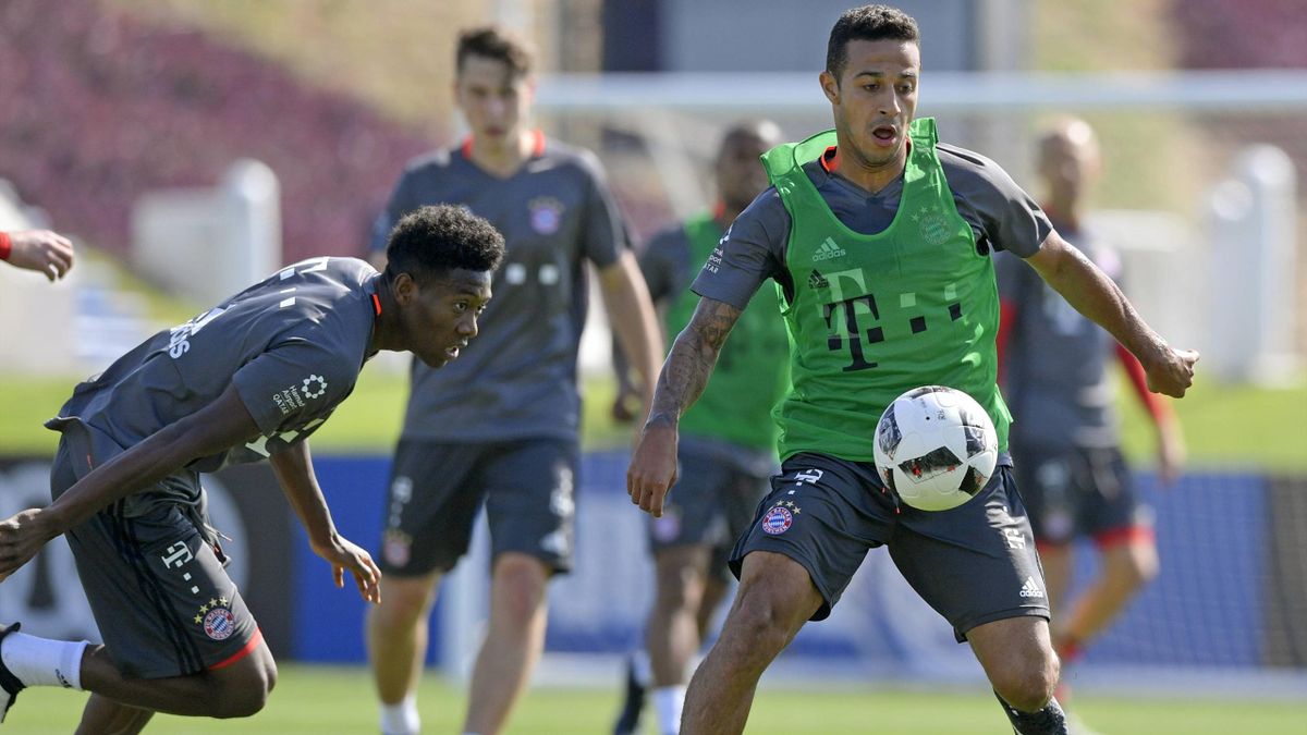 Bayern München: Training abgebrochen! Sorge um Thiago ...