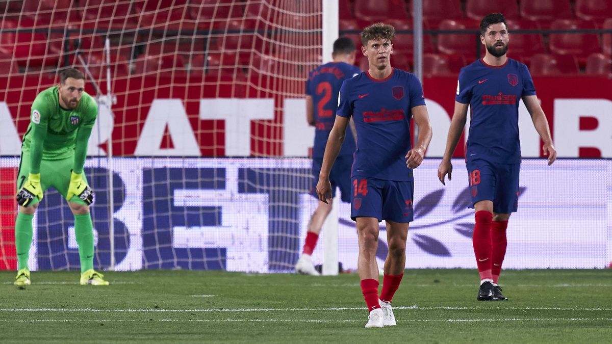 Die enttäuschten Spieler von Atlético Madrid nach der Niederlage beim FC Sevilla