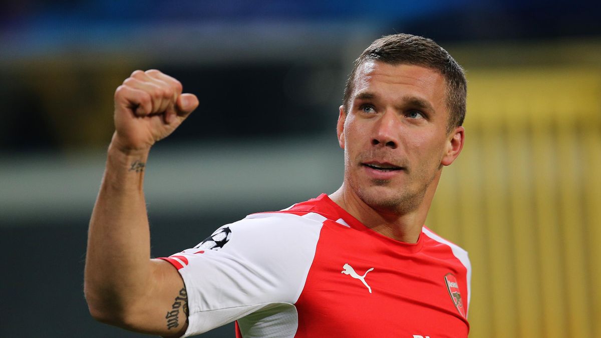 Lukas Podolski lands in Milan to sign for Inter - Eurosport