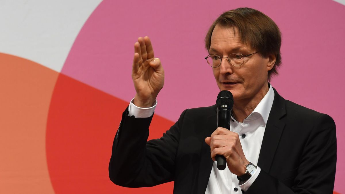 SPD-Politiker Karl Lauterbach kritisiert Bundesliga ...