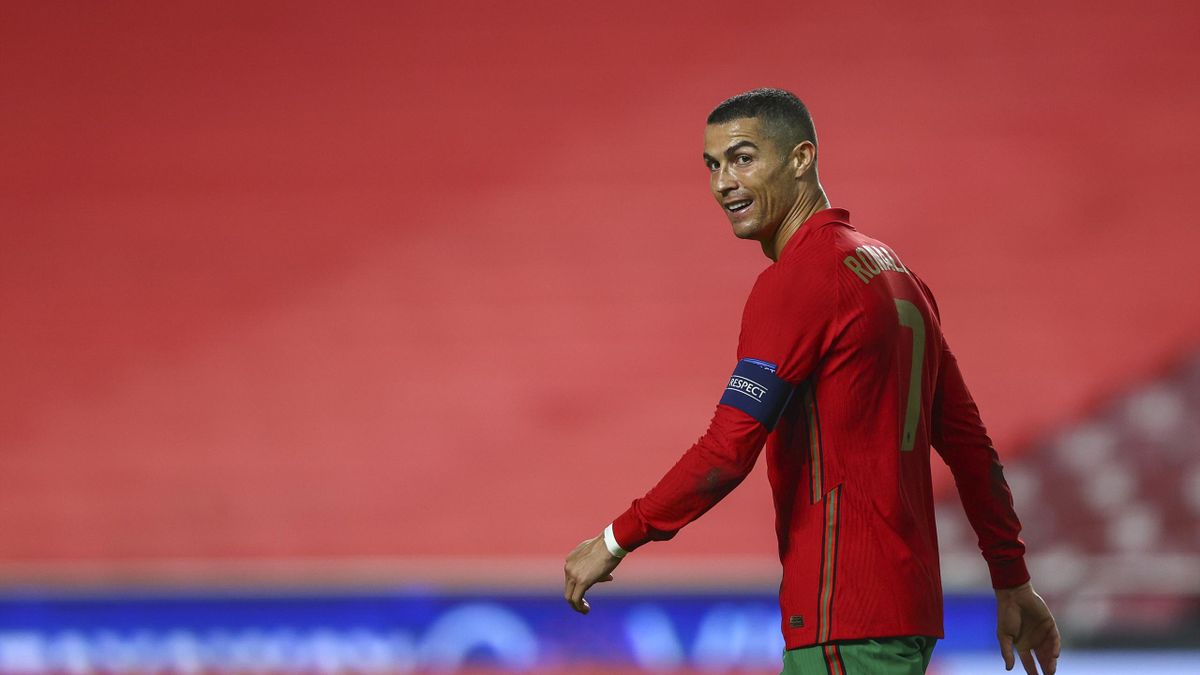 Cristiano Ronaldo sorride dopo il gol numero 746 in carriera segnato nel 7-0 del Portogallo contro Andorra