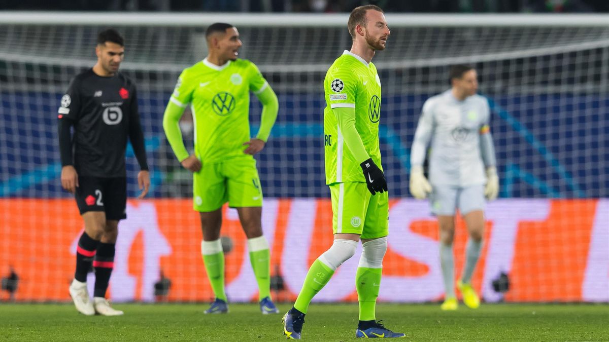 Maxi Arnold (vorne) blickt enttäuscht drein - VfL Wolfsburg vs. OSC Lille