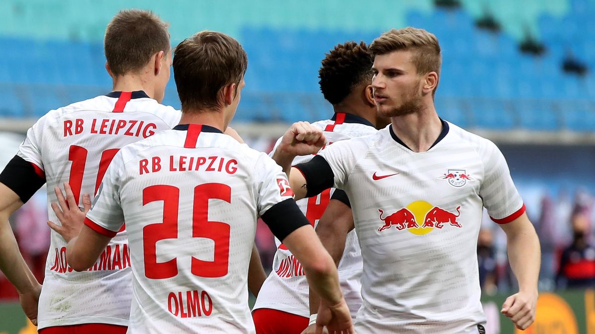 Timo Werner feiert ein Tor mit seinen Leipzig-Teamkollegen