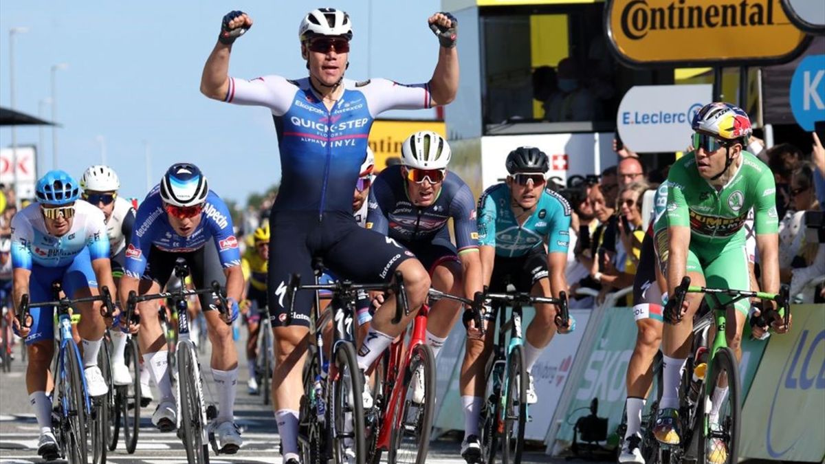 Jakobsen batte van Aert nella volata di Nyborg - Tour de France 2022