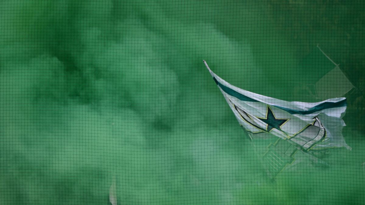 Bundesliga Werder Bremen Verurteilt Pyro Aktionen Und Beleidigende Transparente Eurosport