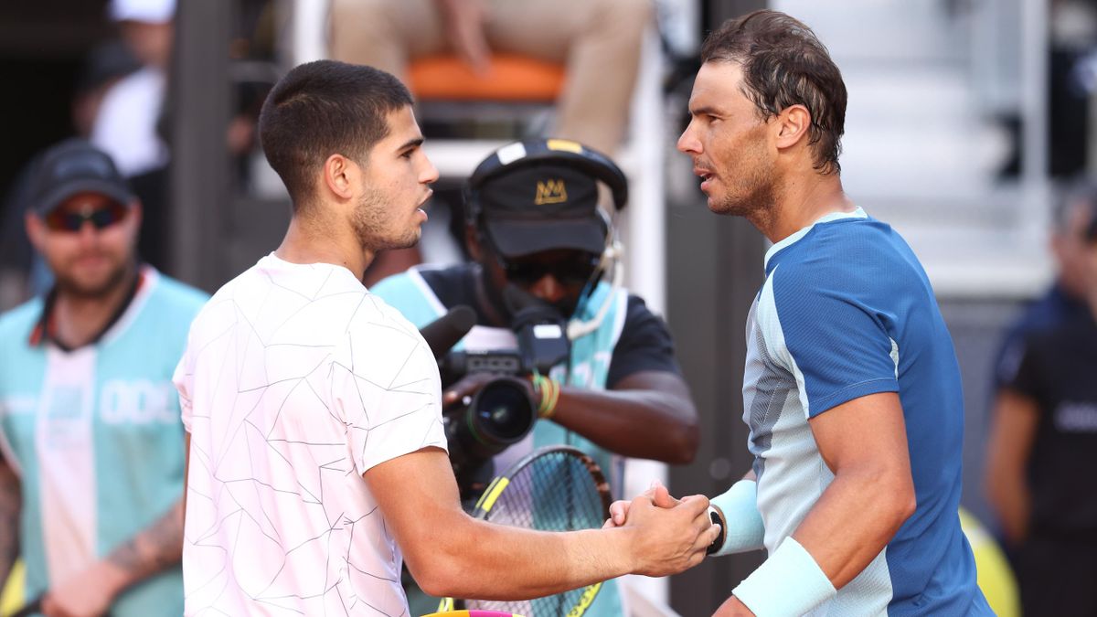 Carlos Alcaraz y Rafa Nadal durante su duelo en el Mutua Madrid Open