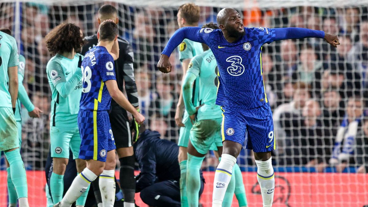 Romelu Lukaku of Chelsea celebrates after he scores a goal during the Premier League match between Chelsea and Brighton & Hove Albion at Stamford Bridge on December 29, 2021
