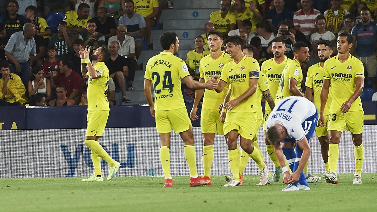Los jugadores del Villarreal celebran uno de los goles ante el Hajduk Split en la ida de la eliminatoria previa de la Conference League