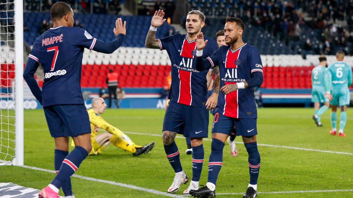 Neymar Grabs Two As Psg Rout Angers Eurosport