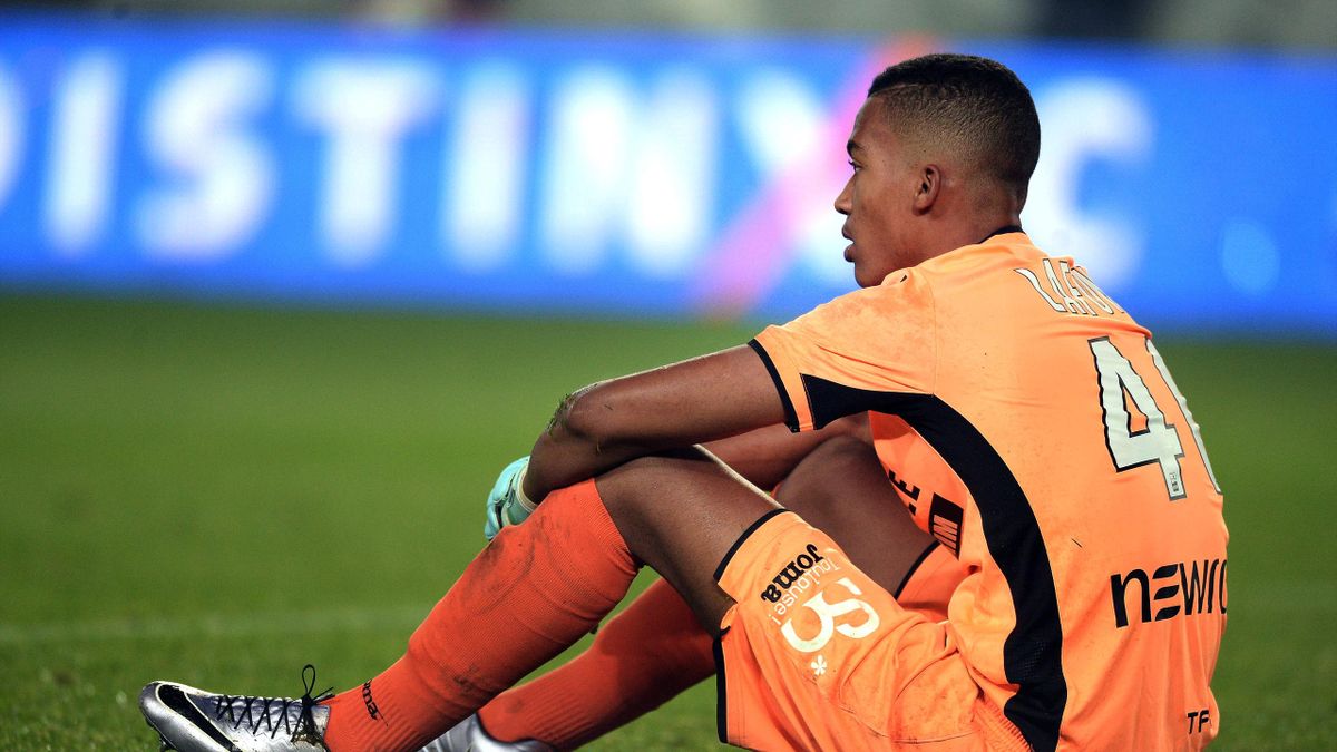 Toulouse Psg Trapp Lafont Le Duel Entre L Imperturbable Et L Insouciant Eurosport