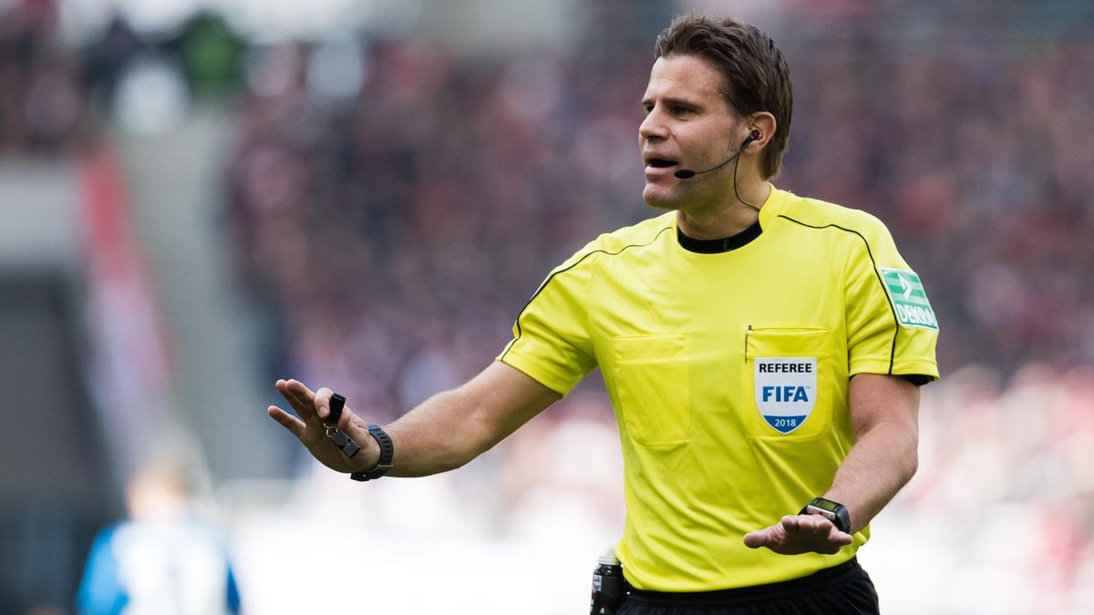 Wm Schiedsrichter Felix Brych Das Warten Nimmt Kein Ende Eurosport