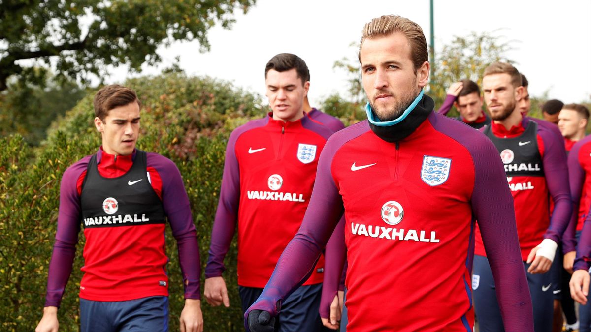 England’s Harry Kane, Harry Winks and Michael Keane during training