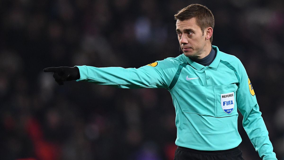 L Arbitre Francais Clement Turpin Retenu Pour La Coupe Du Monde Eurosport