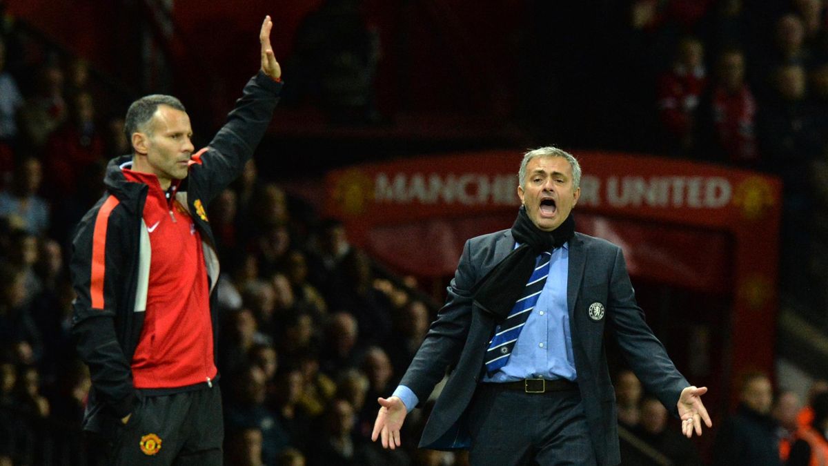 Ryan Giggs et José Mourinho lors de Manchester United - Chelsea en Premier League le 26 octobre 2014