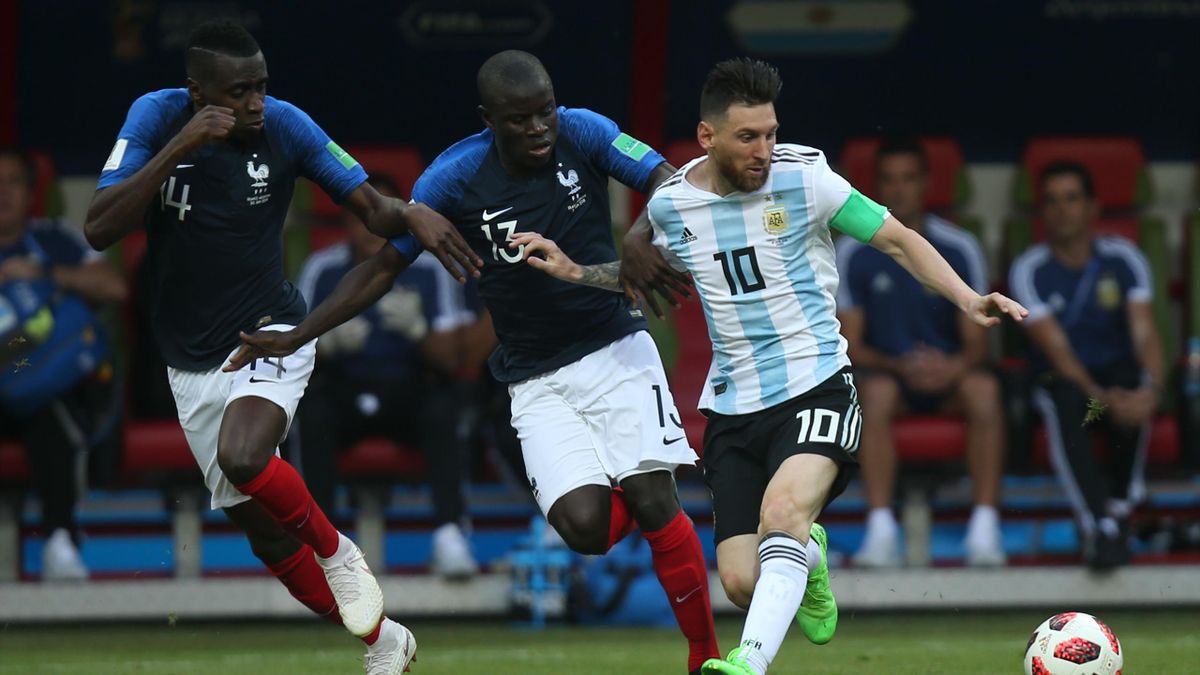 Argentina's forward Lionel Messi (R) vies for the ball with France's midfielder Blaise Matuidi (L) and France's midfielder N'Golo Kante (C) during the Russia 2018 World Cup round of 16 football match between France and Argentina at the Kazan Arena in Kaza