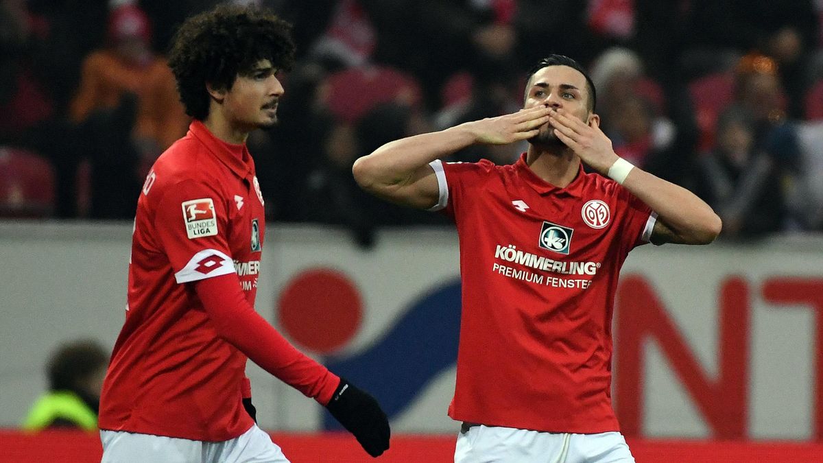Bundesliga Danny Latza Mit Dreierpack Mainz 05 Verpasst Dem Hamburger Sv Herben Dampfer Eurosport